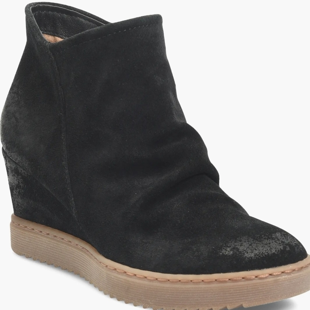 Söfft Siri Waterproof Black Suede Hidden Wedge Ankle Bootie Slip‑Resistant W 6.5